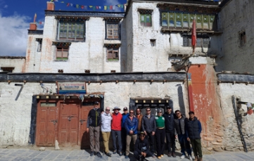 upper mustang tiji festival trek